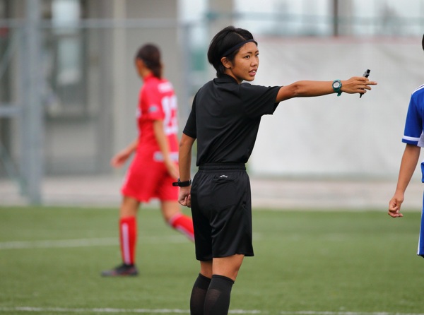 まる見えリポート 女子サッカー審判員 岩本さん 県で２人目の女子１級取得 伊勢新聞