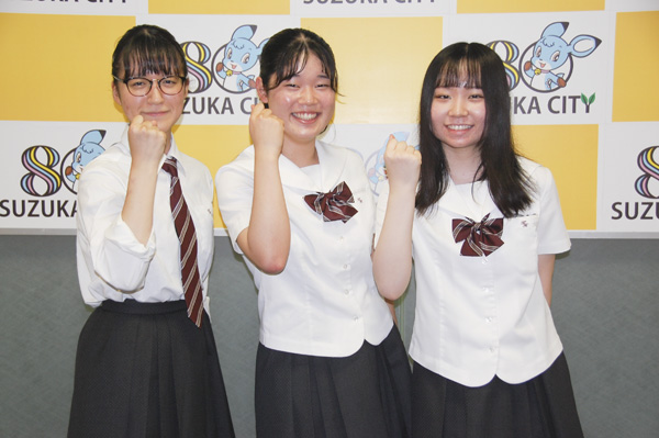 web07◎P説・鈴鹿市・全国大会に出場する神戸高放送部の表敬