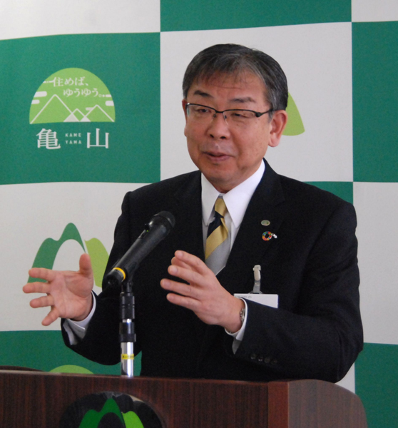 08◎web来月1日から温泉施設「白鳥の湯」再開