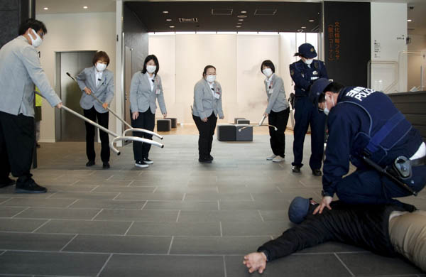web「不審者対応訓練」