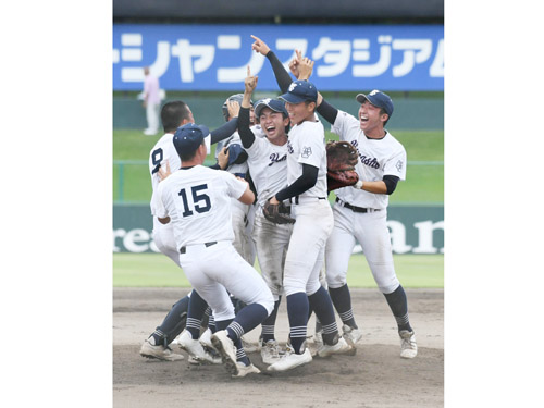 web・高校野球、優勝決めた山商
