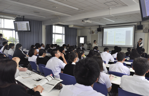 web06◎P説・鈴鹿市・飯野高校で就職、進学セミナー