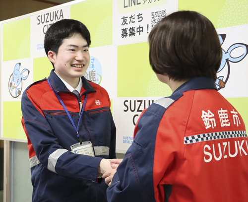 web02◎P説・鈴鹿市・能登町への職員派遣で市長が激励