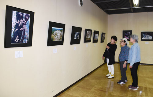 web09P説・津リージョンプラザで「フォトクラブ写心気」作品展始まる