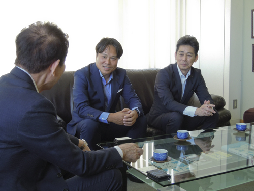 web01◎P説・正副議長が来社、就任あいさつ