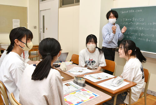 web15◎P説・津西高生と市民活動センター協働でNPOに寄付つのる探究学習
