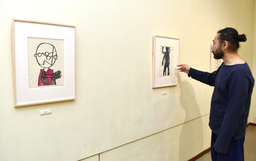 web09◎P説・三重画廊で名嶋憲児さん個展始まる1