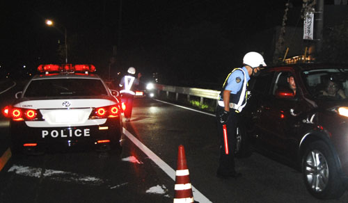 web07◎P説・亀山署が県道で夜間検問