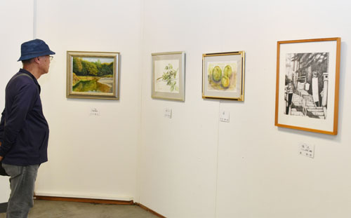 web09◎岩田川久画廊で「集まれ80歳展」
