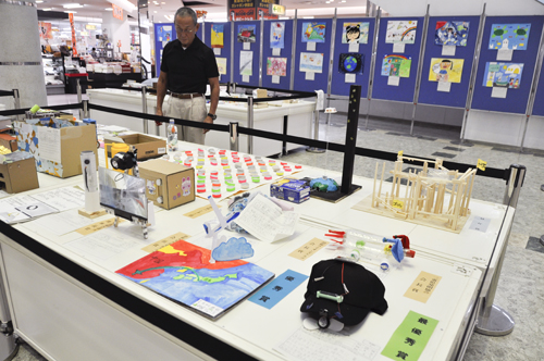 web08◎P説・鈴鹿市・鈴鹿ハンターショッピングセンターで市民アイデア展