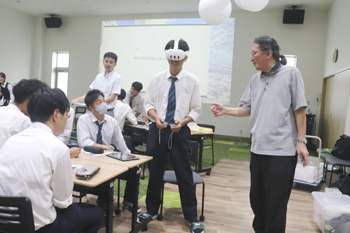 web07◎P説・四日市 暁高校でVR体験授業