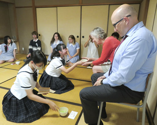 web10◎P説・皇學館高 豪州姉妹校の短期留学生と交流