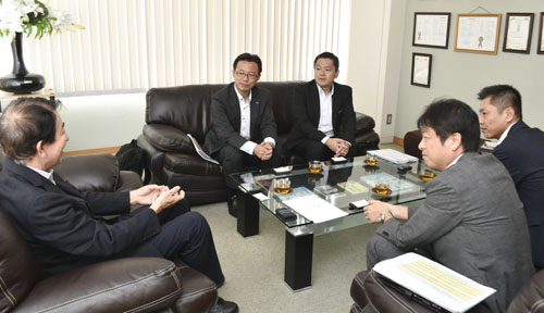 web08◎P説・みずほ銀行地域創生デスク長の高済氏ら本社来訪