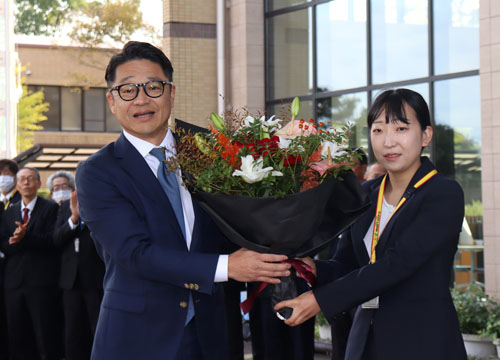 web10◎P説・無投票で再選した橋爪政吉市長が初登庁