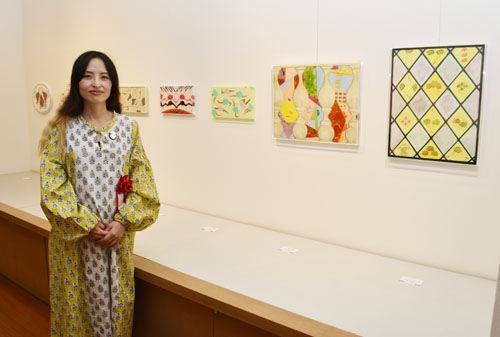 web09_松菱美術画廊で津市出身畠知良さん個展