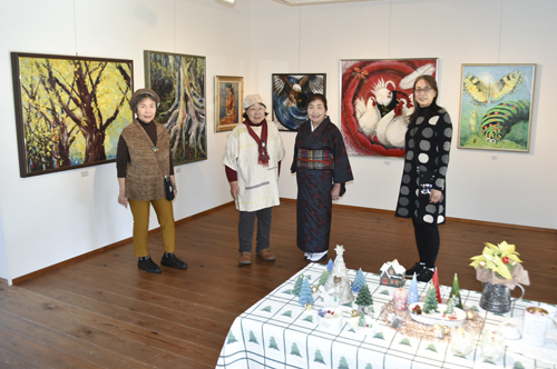web05◎P説・ギャラリーcomaで津商美術部出身の7人が「第五回60+展」