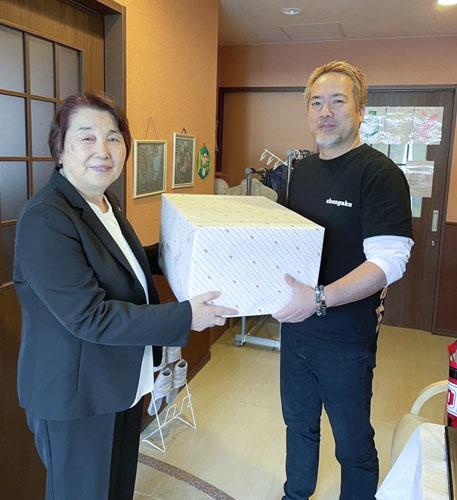 web10◎P説・大紀町商工会女性部が高齢者福祉施設に寄付