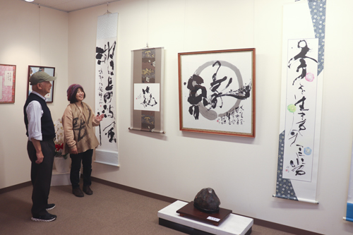 web08◎P説・いなべ 書の作品展