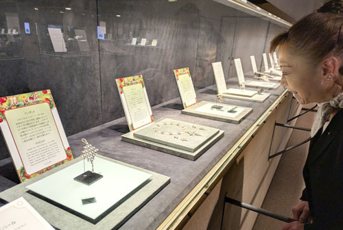 web09◎P説・真珠博物館クリスマスアンティークジュエリー展