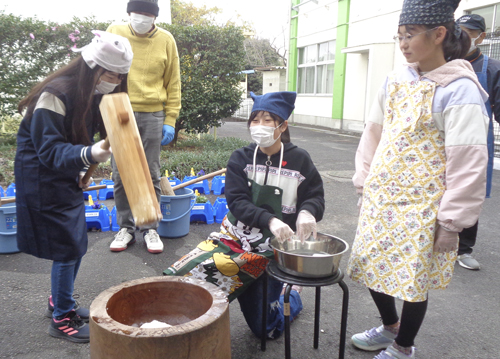 web07◎P説・四日市 神前小でもちつき