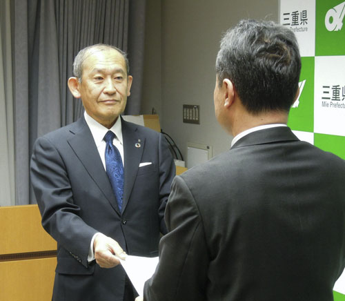 web02・給料の引き上げを答申、県の報酬審