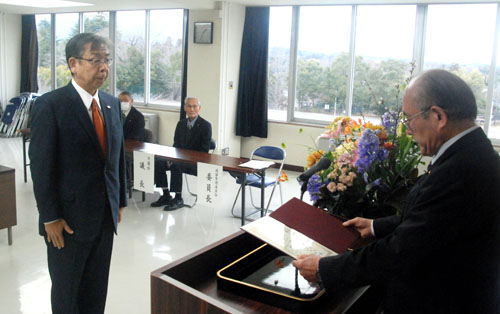 web01◎P説・櫻井市長に当選証書
