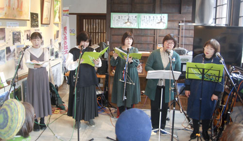 web08◎P説・加太駅舎で「軽音楽コンサート」