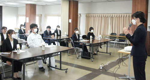 web08◎P説・新入社員らビジネスマナー学ぶ