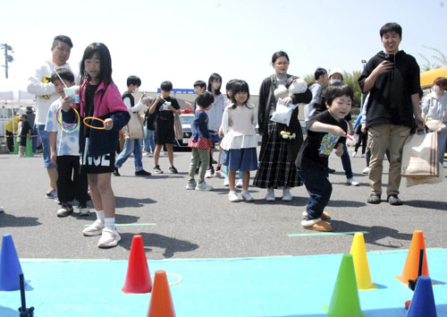 web08◎P説・亀山のコンビニ10周年・輪投げ