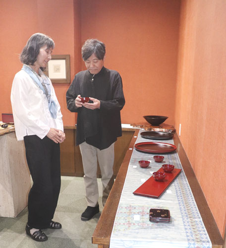 web08◎P説・四日市 輪島の作家震災乗り越え個展開く